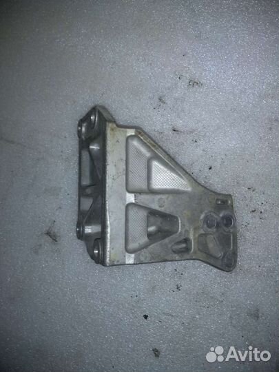 Кронштейн двс Infiniti FX35 4WD vq35de