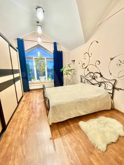 4-к. квартира, 108 м², 4/4 эт.