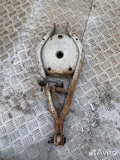 Рычаг задний левый Bmw X3 2.0D E83 N47 2009