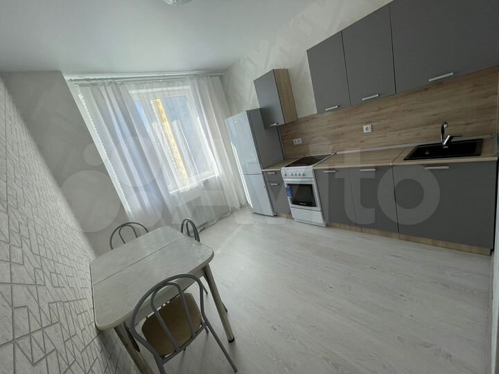 2-к. квартира, 48 м², 16/21 эт.