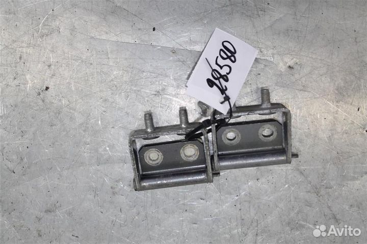 Петли крышки багажника Nissan Qashqai J10