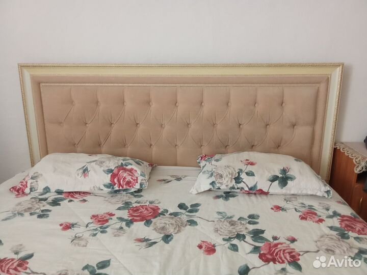 Кровать двухспальная