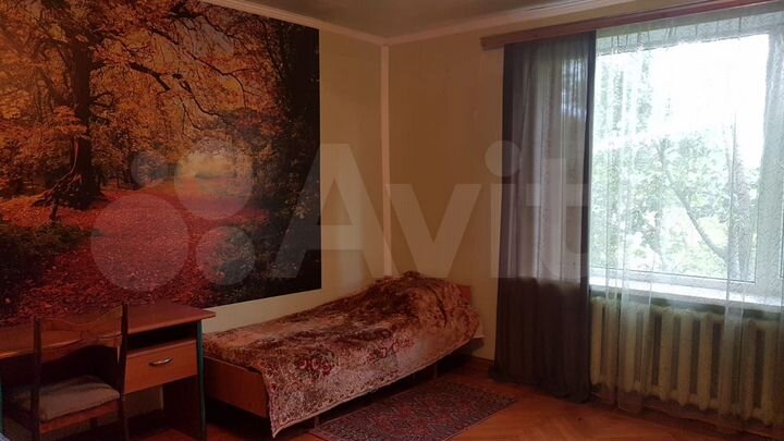 Комната 20 м² в 4-к., 1/2 эт.