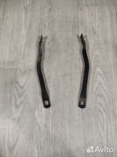 Renault Sandero 1 кронштейн подрамника