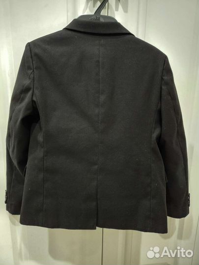 Школьный костюм, рубашка-поло и обувь