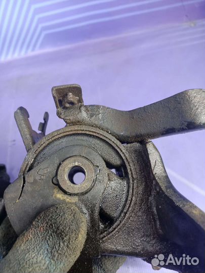 Опора двигателя левая Kia Sportage 2. G4GC