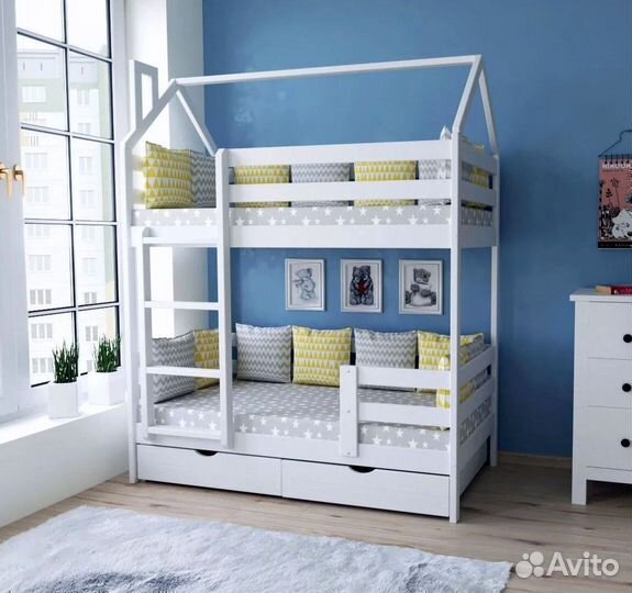 Кровать двухъярусная домик