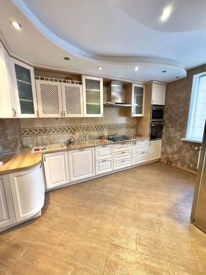 4-к. квартира, 120 м², 3/7 эт.