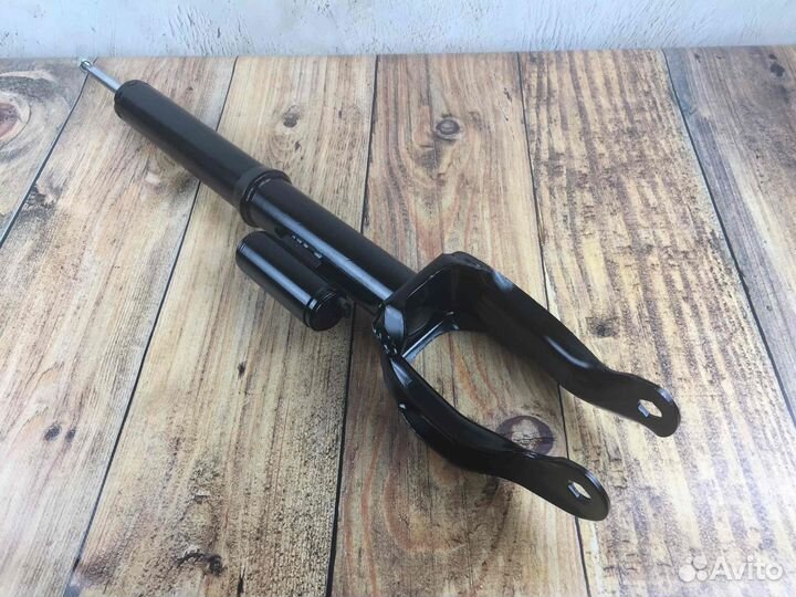 Амортизатор передний левый на Mercedes X166