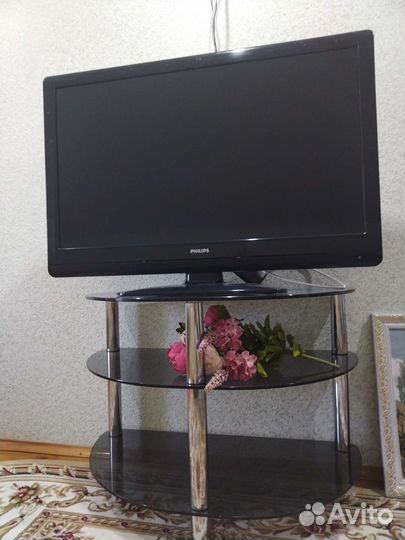 Стеклянная тумба под тв