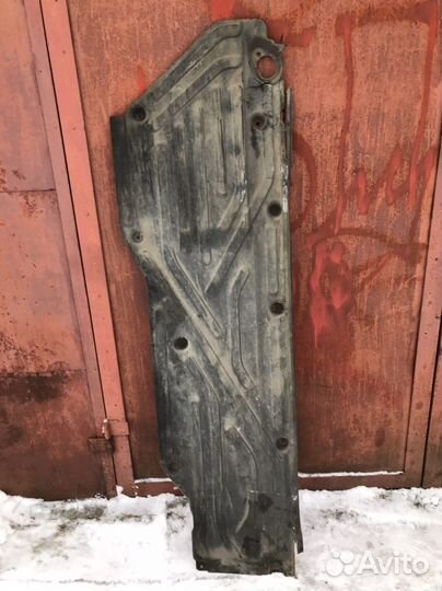 Защита пыльник днища правая Mercedes W220