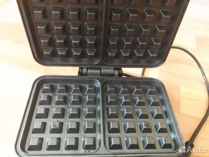 Электрическая вафельница бу