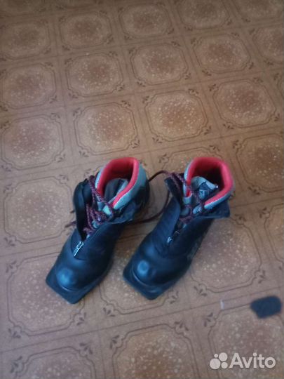 Лыжные ботинки