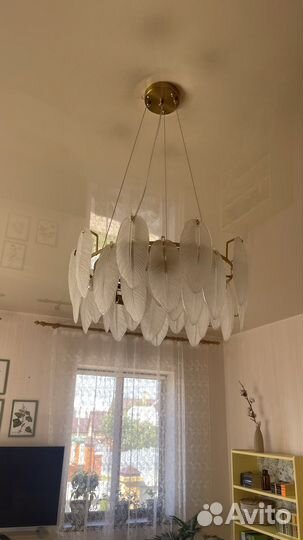 Люстра новая
