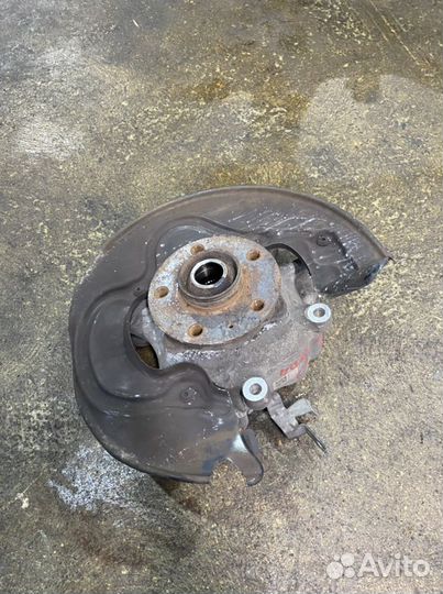 Задний поворотный кулак Audi A8 D4