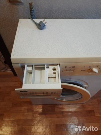 Продам стиральную машину Zanussi