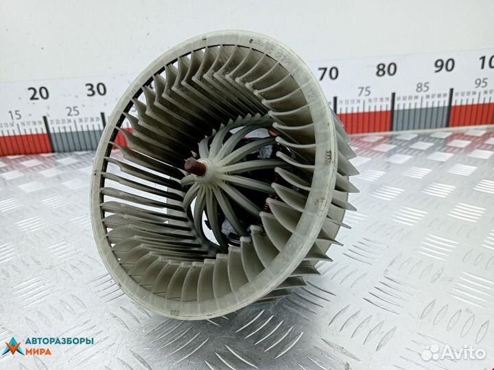 Моторчик печки Volkswagen Polo 4 2004