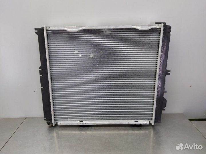 Радиатор охлаждения двигателя Mercedes-Benz