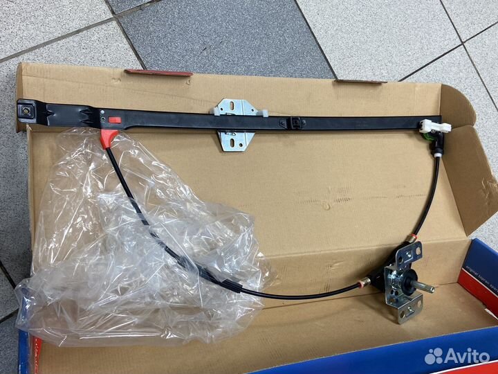 Стеклоподьемник механический вод. Vw T4