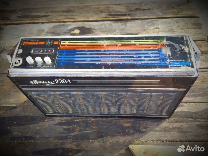 Советский транзисторный приемник Spidola 230-1