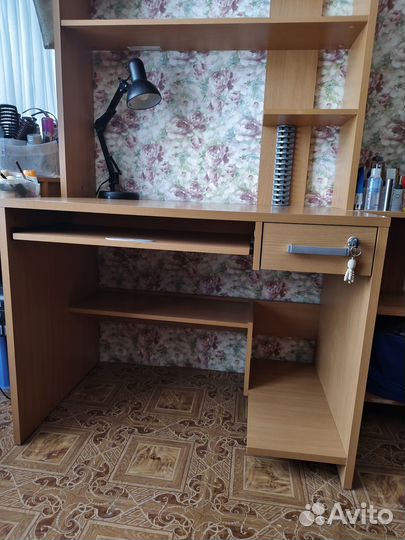 Компьютерный стол