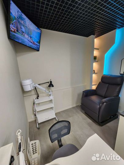 Место маникюр и педикюр в аренду