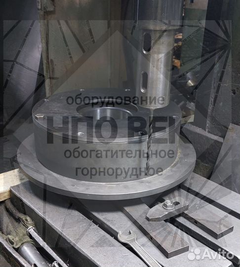 Пружины грохота, вал грохота, корпус подшипника