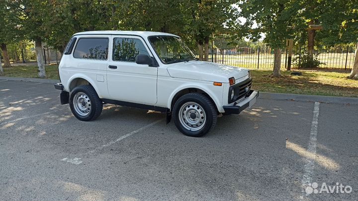 LADA 4x4 (Нива) 1.7 МТ, 2017, 185 000 км