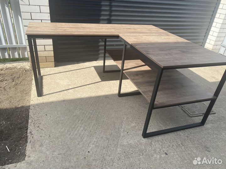 Рабочий стол угловой