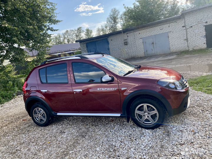 Renault Sandero Stepway 1.6 AT, 2012, 126 000 км
