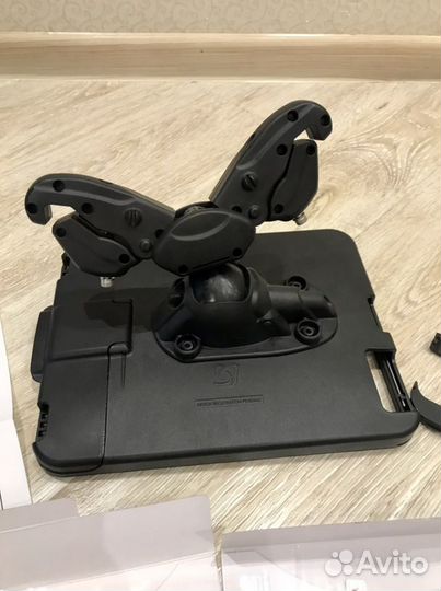 Держатель Mazda для iPad