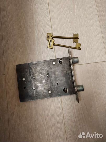 Большой замок для гаража, сейфа