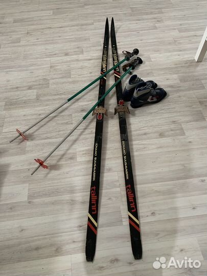 Беговые лыжи деревянные с палками и ботинки 41р