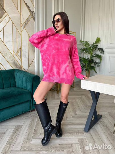 Стильный свитер оверсайз