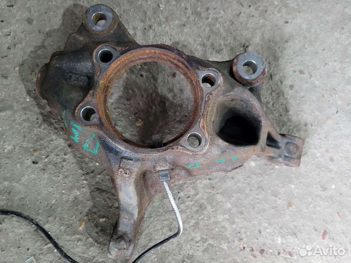 Поворотный кулак левый Mazda 6 GJ