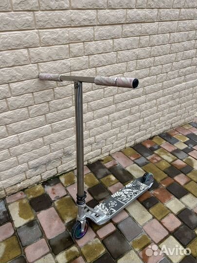 Трюковой самокат кастом в парк