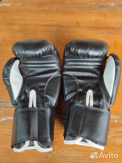 Боксерские перчатки 12 oz