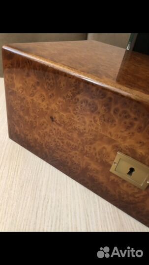 Хьюмидор Davidoff новый Туя, лак, Швейцария