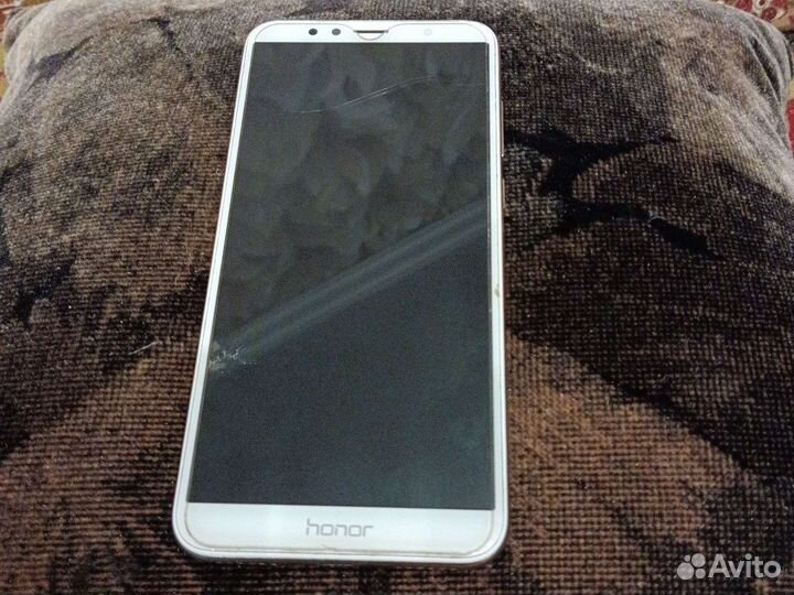 Мобильные телефоны бу honor 10 i
