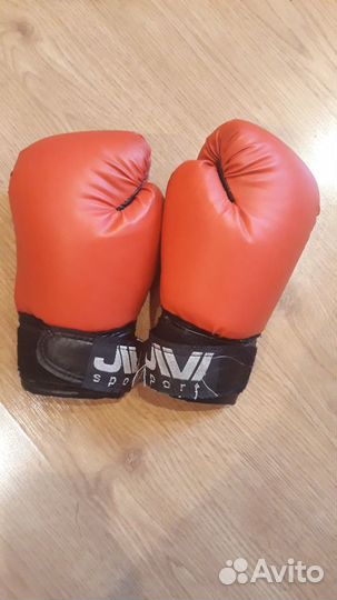 Боксерские перчатки