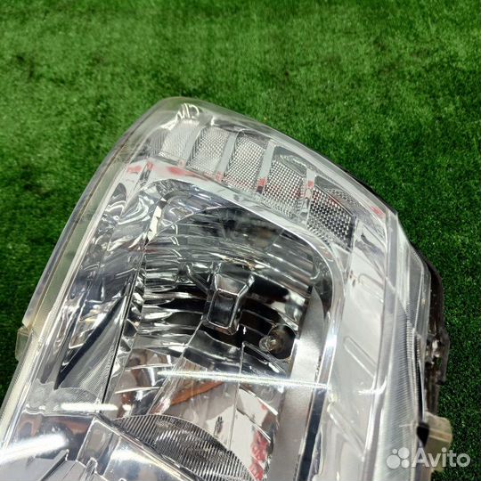 Фара галоген левая Dodge Journey 2007-2011
