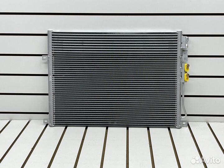 Радиатор кондиционера Jeep Grand Cherokee WK