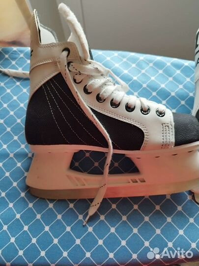 Коньки хоккейные