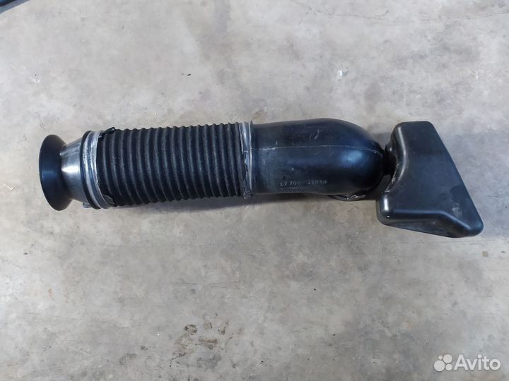 Патрубок воздушного фильтра Toyota Land Cruiser (2