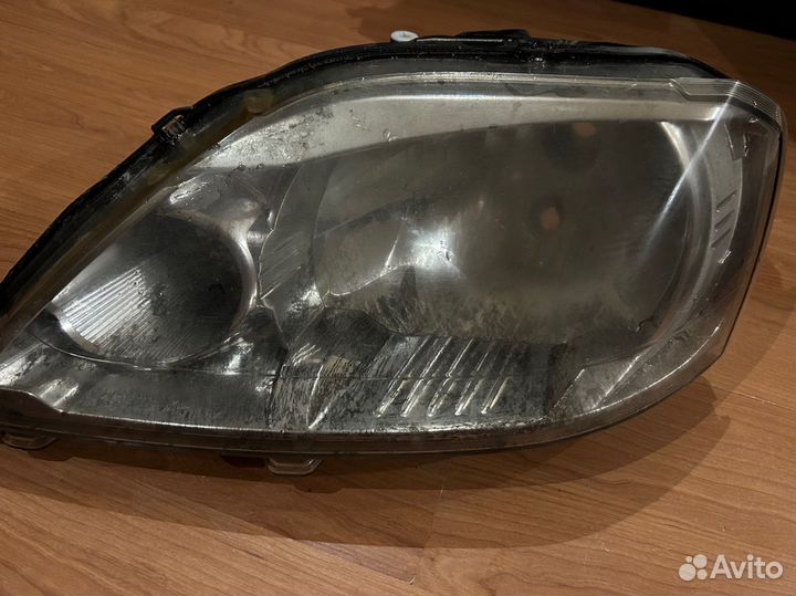 Фара передняя левая Renault б/у