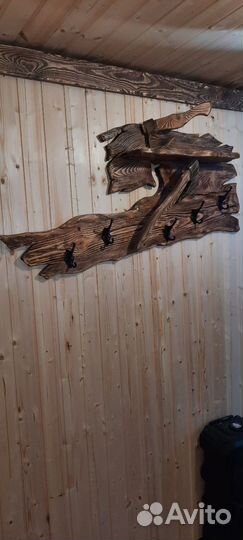 Вешалка настенная деревянная