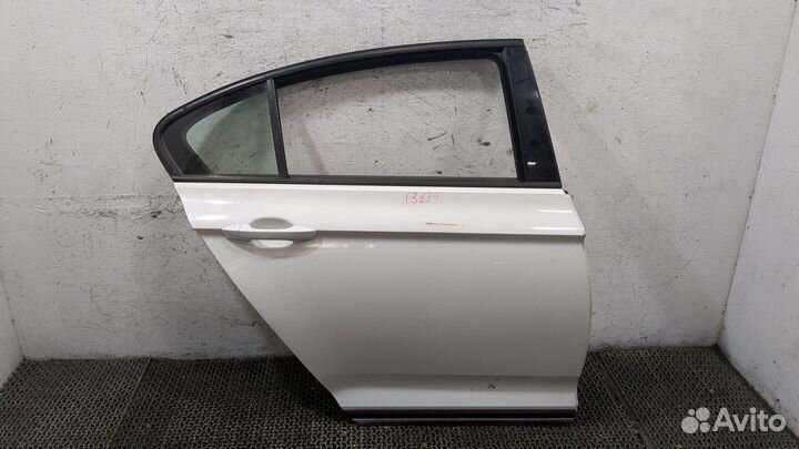 Дверная карта (Обшивка двери) Volkswagen Passat 8
