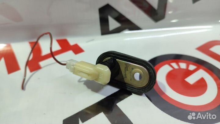 Концевик двери Toyota Camry Gracia SXV20 5S-FE