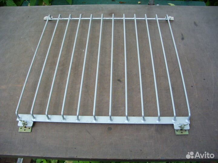 Защитная решётка окна из кунга радиостанции