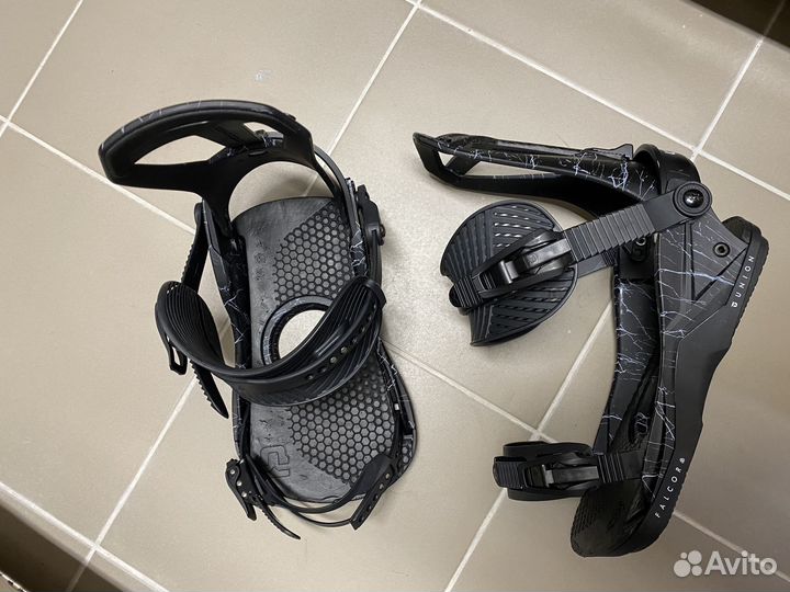 Крепления для сноуборда Union Falcor